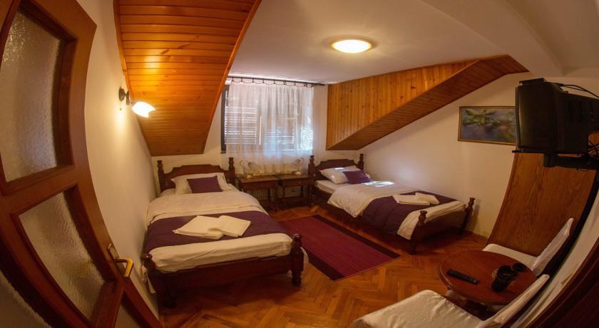 Beli Dvor Hotel Sombor Exterior photo