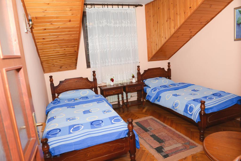 Beli Dvor Hotel Sombor Exterior photo