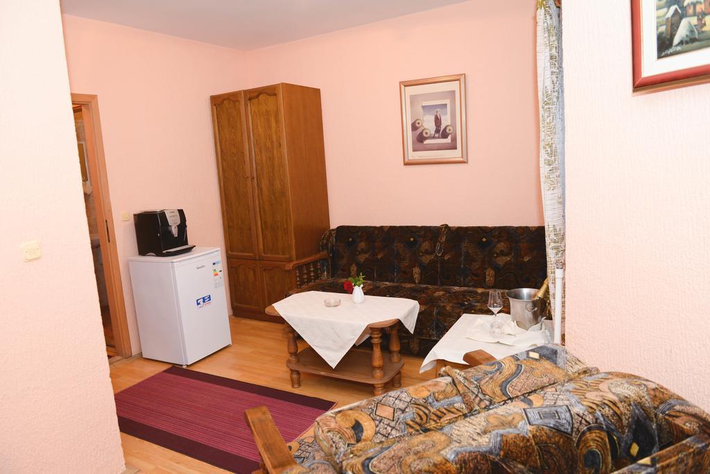 Beli Dvor Hotel Sombor Room photo