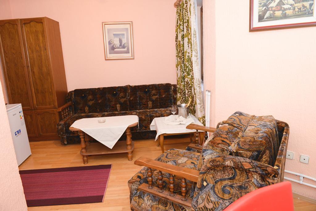 Beli Dvor Hotel Sombor Room photo