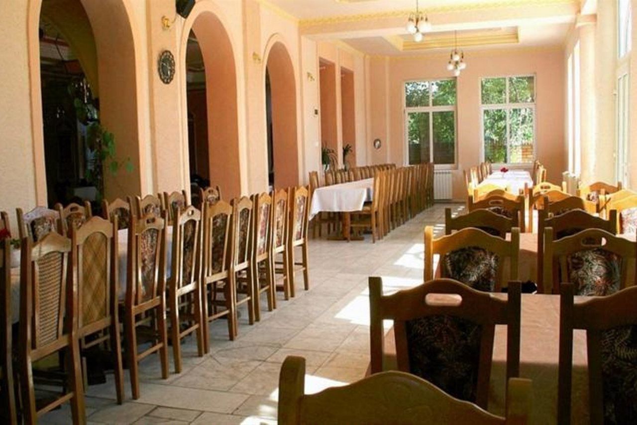 Beli Dvor Hotel Sombor Exterior photo
