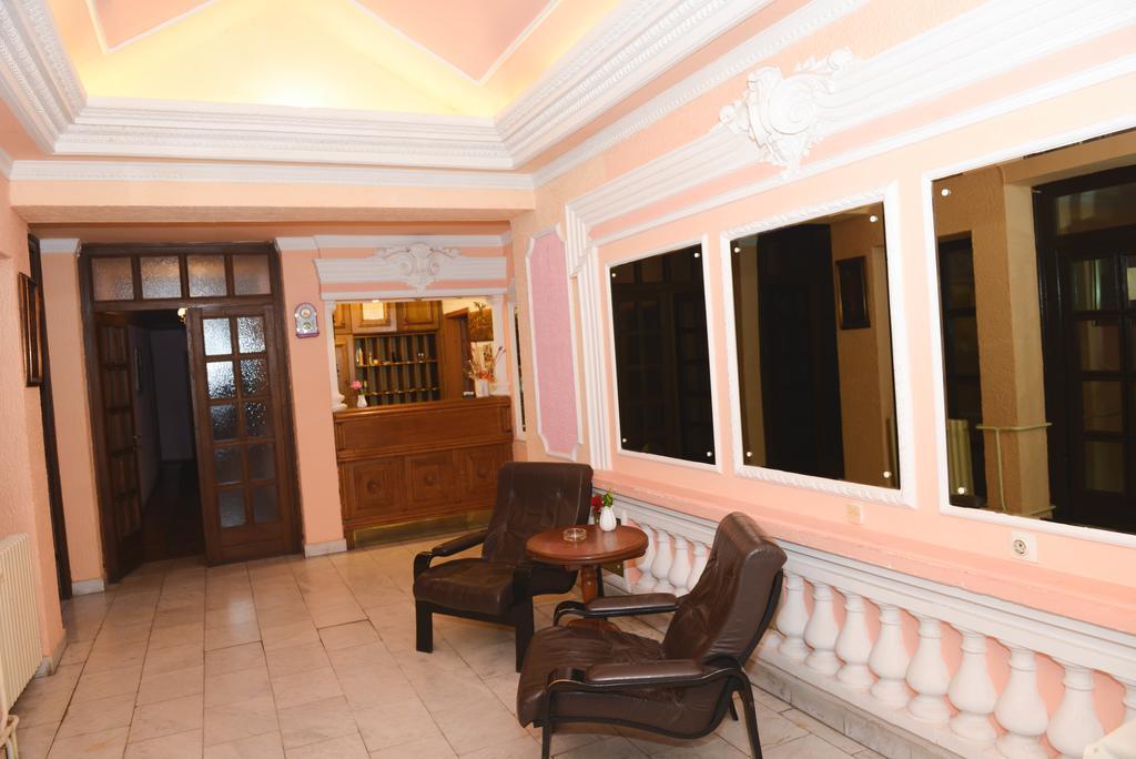 Beli Dvor Hotel Sombor Exterior photo
