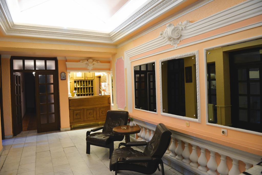 Beli Dvor Hotel Sombor Exterior photo